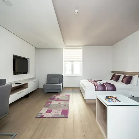 Modern And Design Quadruplex Near Cathedral Apartman *