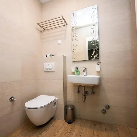 Modern And Design Quadruplex Near Cathedral Apartman *