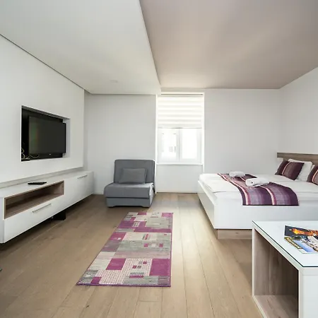 Modern And Design Quadruplex Near Cathedral Apartman