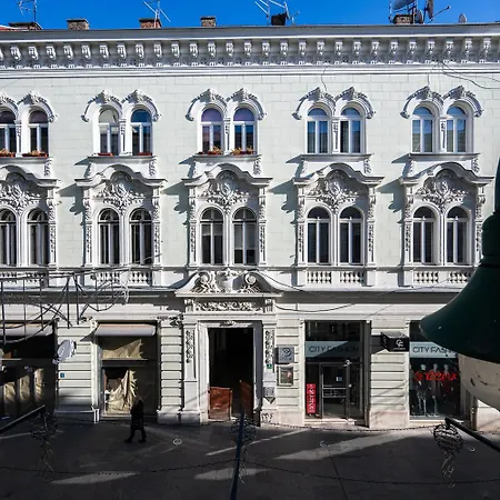 Modern And Design Quadruplex Near Cathedral Apartman *
