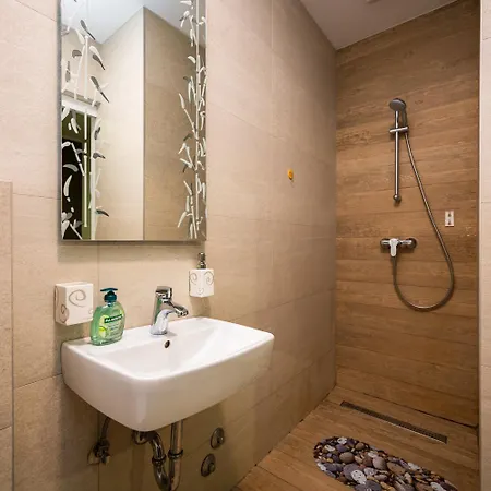 Modern And Design Quadruplex Near Cathedral *